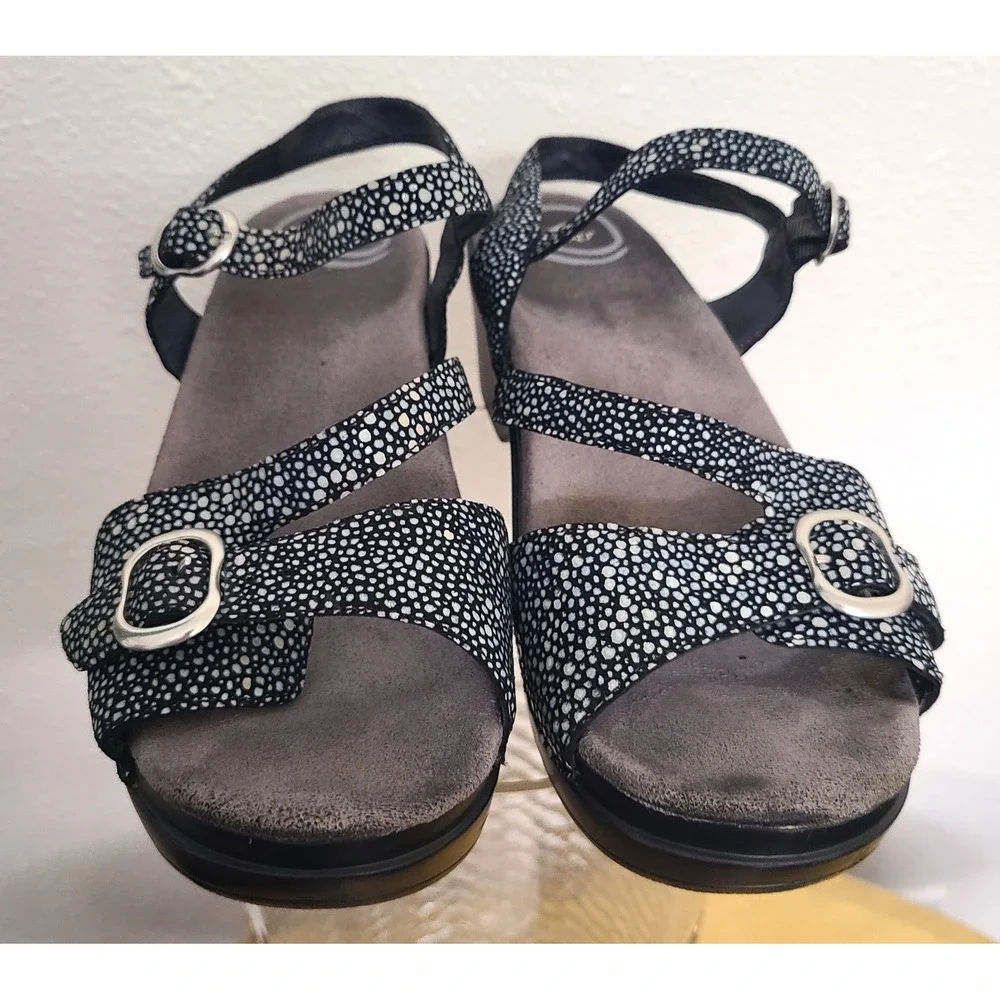 Dansko Sandi EU 40 US 9.5 10 Shimmer Nubuck Leather Sandals Wedge Strappy Silver